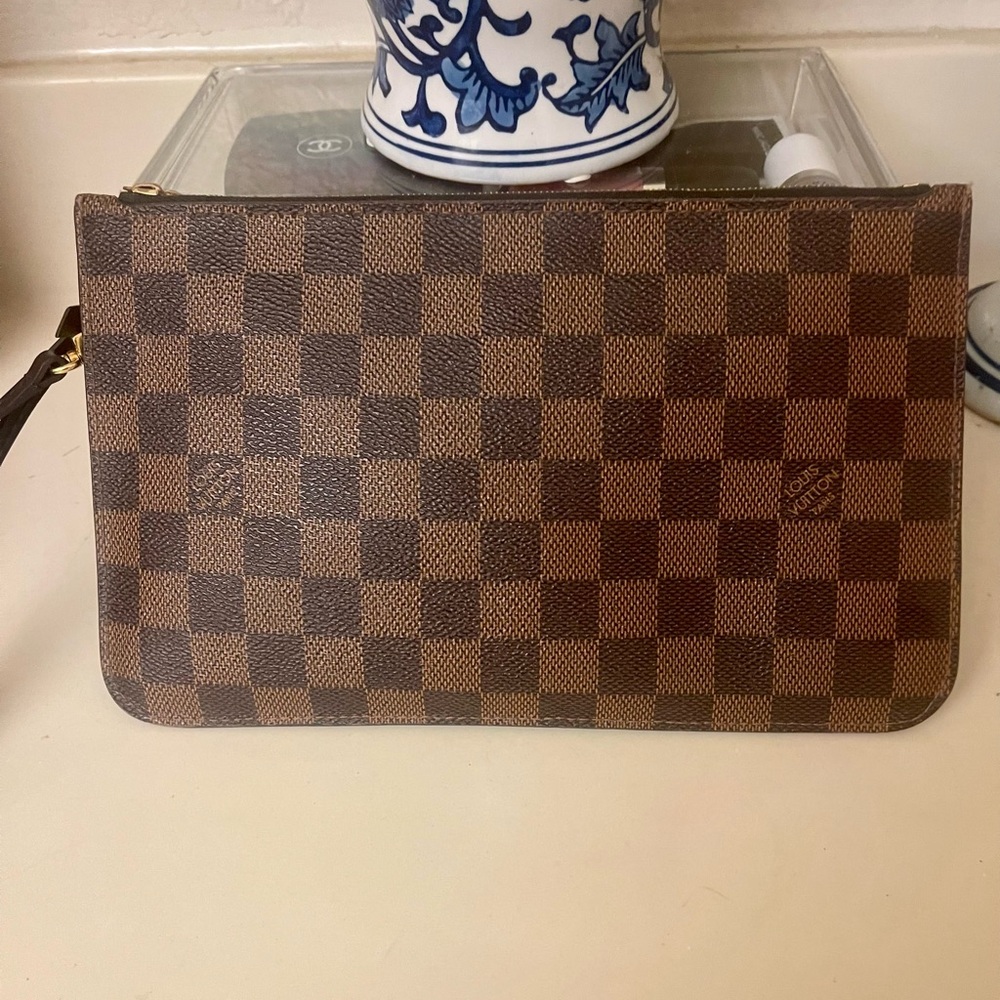 LOUIS VUITTON Damier Ebene Neverfull pouch